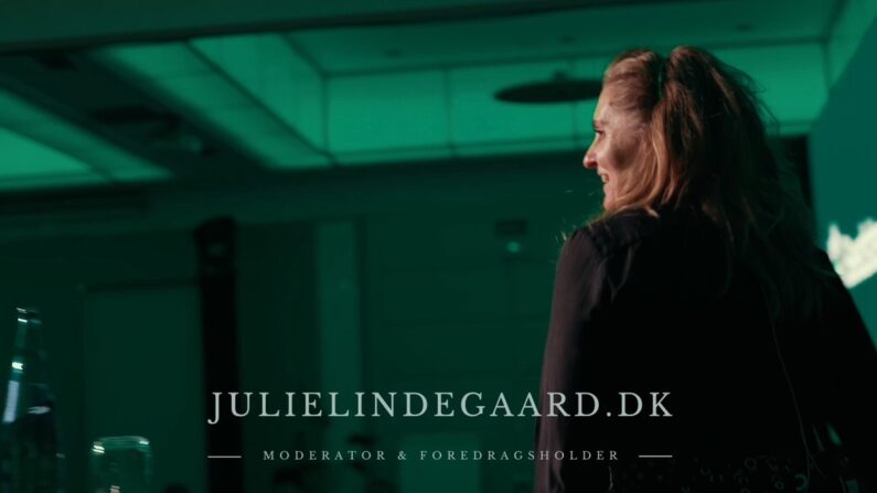 moderator og ordstyrer Julie Lindegaard